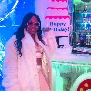 Meet your Posher, Keyana